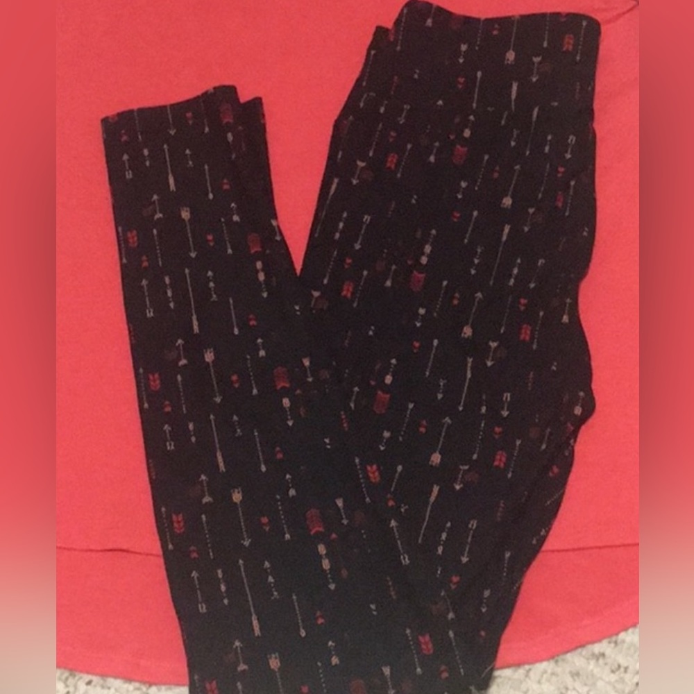 LuLaRoe leggings—OS, arrow print